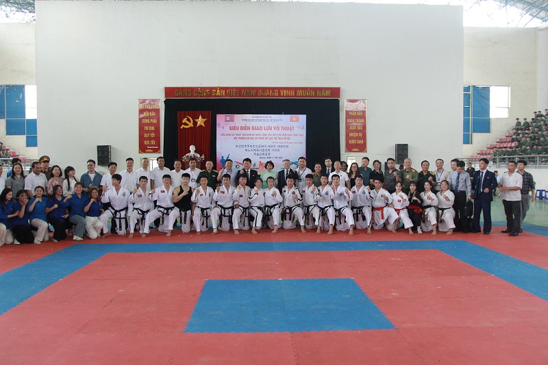 Đoàn võ thuật Taekwon-do nước CHDCND Triều tiên thăm và giao lưu võ thuật tại Trường Đại học Sư phạm TDTT Hà Nội