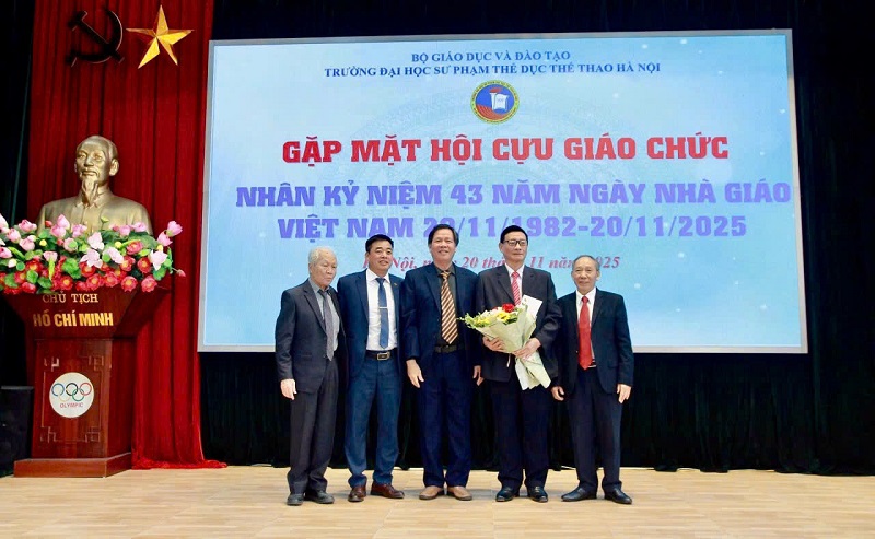 Gặp mặt hội Cựu giáo chức nhân kỷ niệm Ngày Nhà giáo Việt Nam 20/11